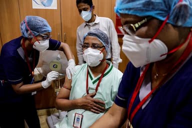 indias-govt-eases-hospital-oxygen-shortage-as-demand-jumps