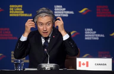 françois-philippe-champagne-tweets-about-canadian-flight-departing-from-japan