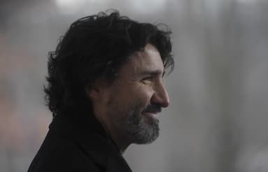 canadian-travellers-returning-from-overseas-to-take-a-covid-19-pcr-test-at-the-airport-quarantine-in-a-designated-hotel-for-three-days-at-their-own-expense