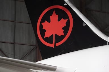 toronto-bound-air-canada-plane-makes-an-emergency-landing-at-madrid-airport