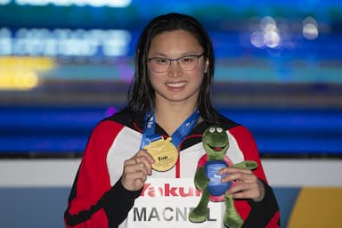 maggie-mac-neil-wins-gold-in-world-short-course-swimming-championships