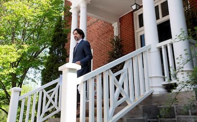 trudeau-promises-to-speed-2b-in-funding-for-strapped-cities