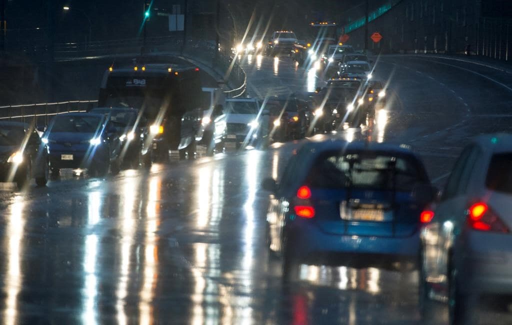 vancouver-council-approves-plan-that-could-set-fees-to-drive-into-the-downtown-core