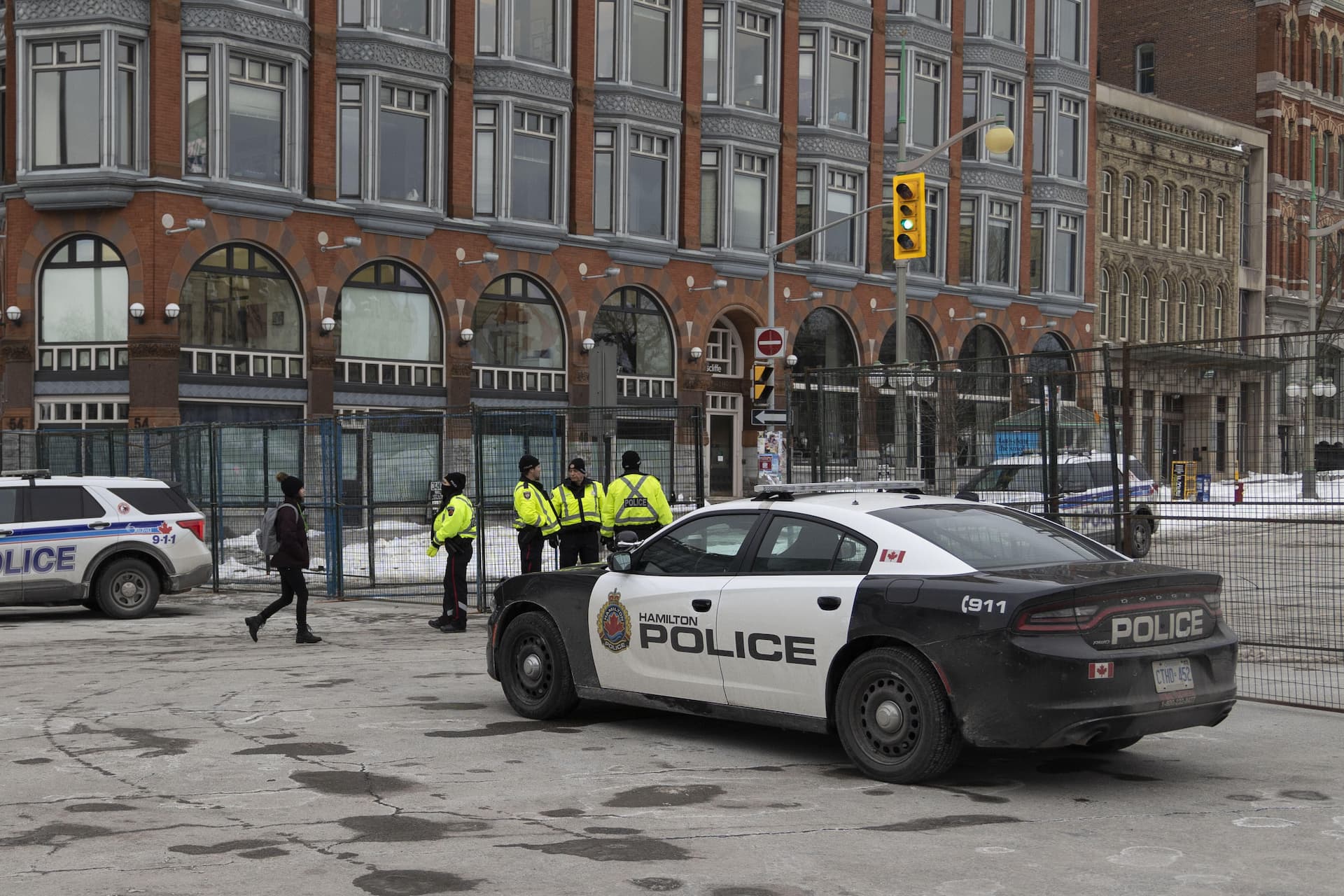 ottawa-police-respond-to-rideau-centre-mall-same-day-it-reopens