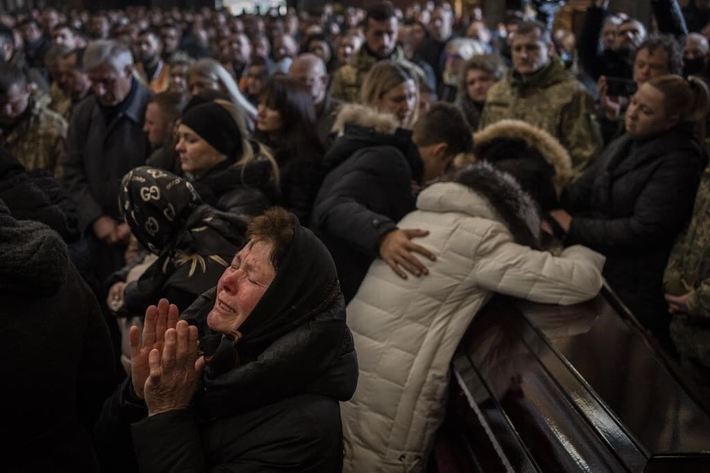 canada-begins-accepting-applications-for-ukrainians-seeking-temporary-refuge-from-war