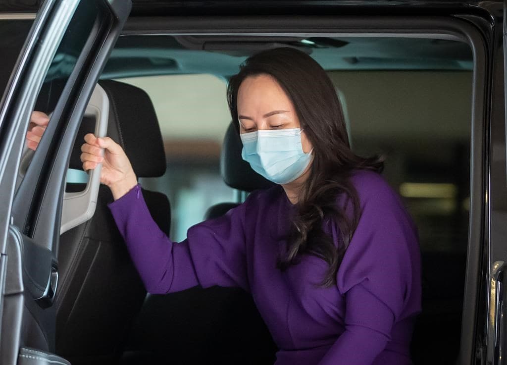 border-officer-tells-bc-supreme-court-he-didnt-intend-to-share-passcodes-for-meng-wanzhous-phones-with-rcmp