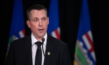 talks-stall-between-alberta-teachers-government-in-provincewide-strike