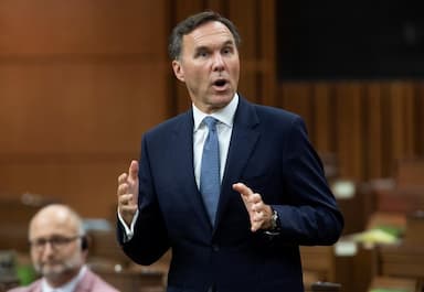 trudeau-shuts-down-speculation-that-morneau-about-to-be-fired-as-finance-minister