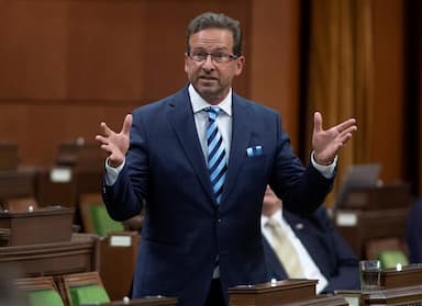 bloc-quebecois-leader-and-caucus-isolating-after-staffer-catches-covid-19