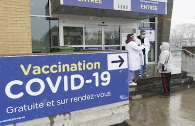 quebec-reports-blood-clot-death-after-astrazeneca-vaccine