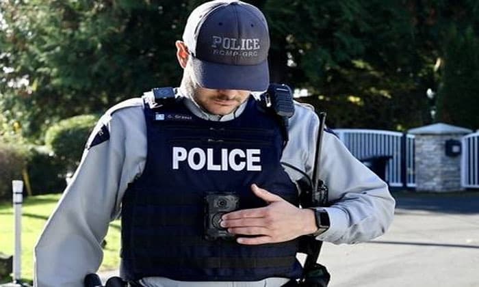 west-shore-rcmp-officers-begin-using-body-worn-cameras-to-enhance-transparency