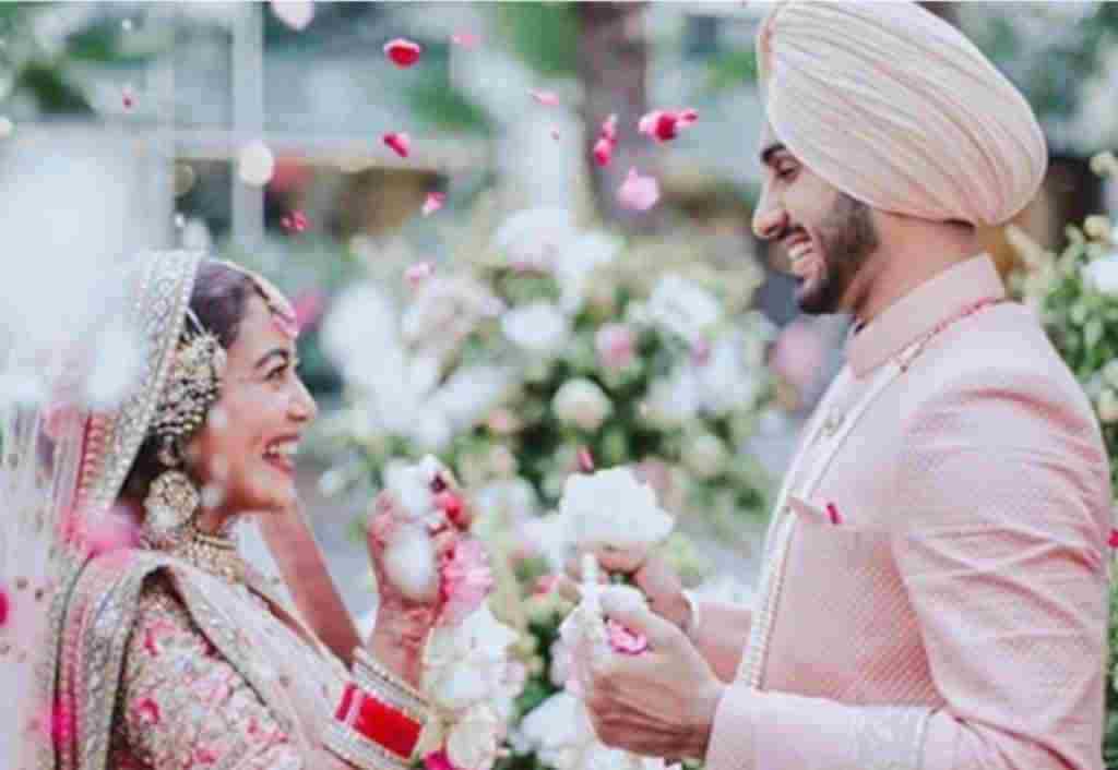 post-marriage-neha-kakkar-changes-her-name-on-instagram