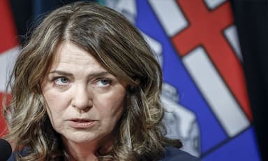 alberta-students-walk-out-gather-at-legislature-over-teachers-back-to-work-bill