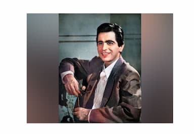 dilip-kumar-to-get-state-funeral-on-maharashtra-cm-uddhav-thackerays-orders