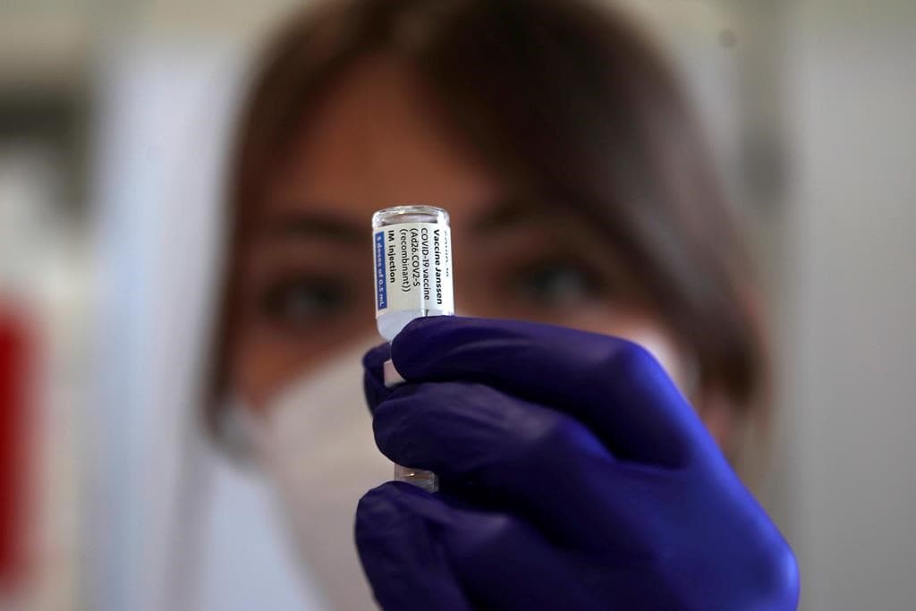 canadas-first-300-000-doses-of-j-j-covid-19-vaccine-arriving-today-650-000-doses-of-moderna-vaccine-arrive-in-toronto