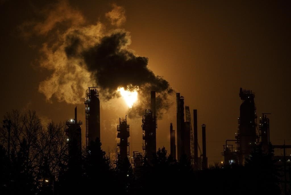 top-oil-producers-increase-oil-production-despite-climate-change-concerns-report