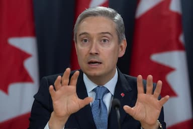 plane-carrying-canadians-from-grand-princess-cruise-ship-arrives-in-canada