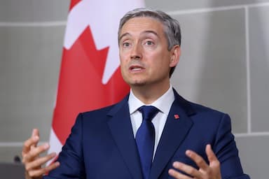 russia-denial-of-navalny-poisoning-taken-with-grain-of-salt-champagne