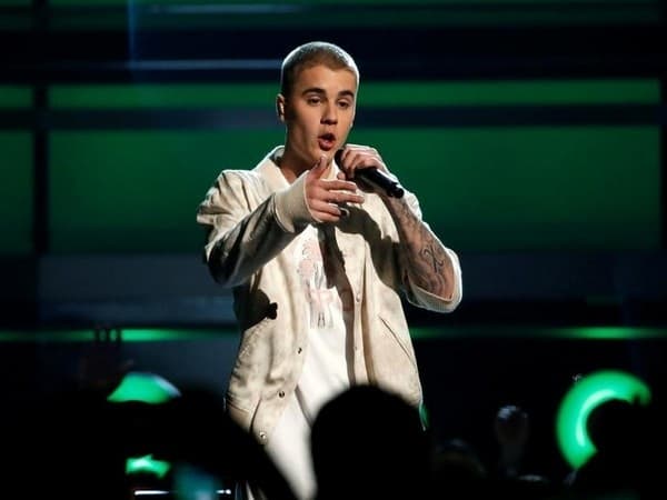 justin-bieber-debuts-new-hair-look-after-shaving-off-dreadlocks
