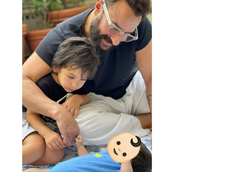 kareena-kapoor-khan-hides-face-of-newborn-son-with-emoji