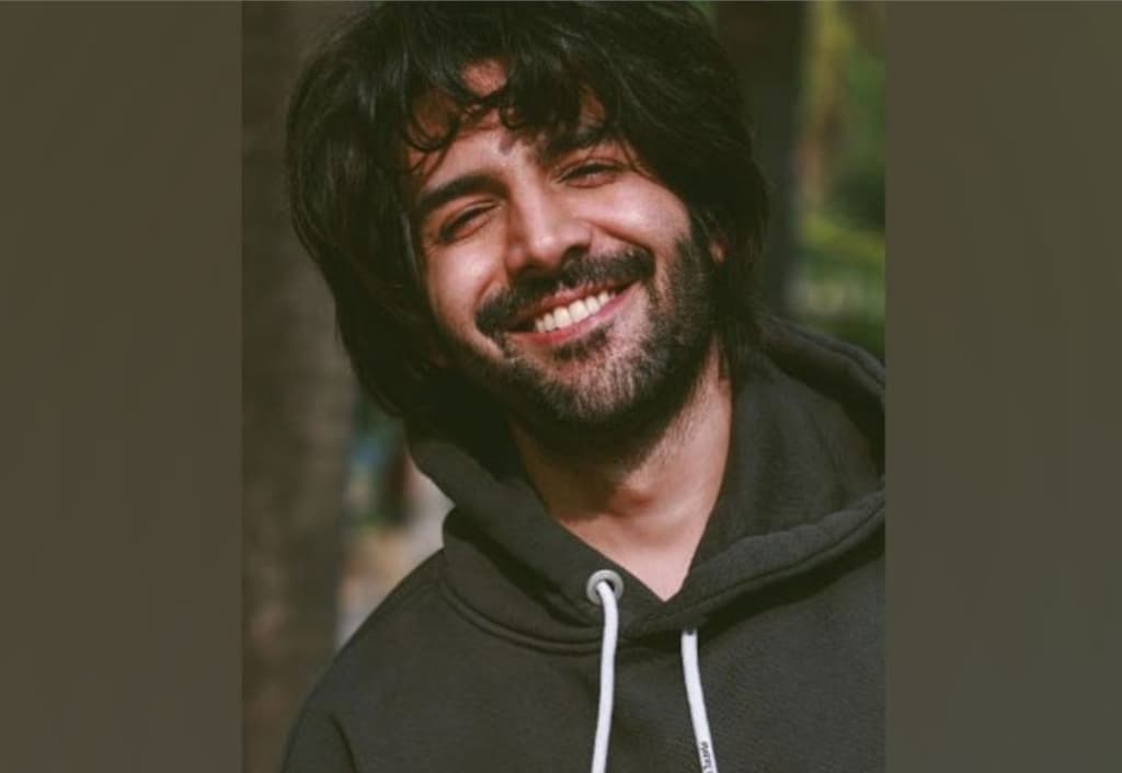 kartik-aaryan-shares-an-intriguing-clip