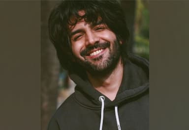 kartik-aaryan-shares-an-intriguing-clip