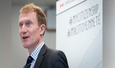 minister-expected-to-table-bill-to-extend-citizenship-rights-to-children-born-abroad