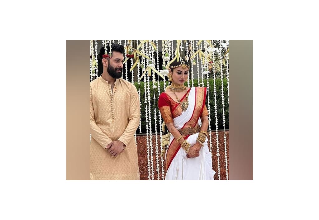 mouni-roy-ties-knot-with-suraj-nambiar