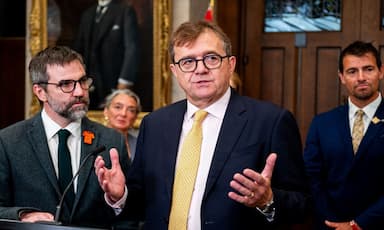 environment-energy-ministers-offer-jagmeet-singh-a-briefing-on-carbon-pricing