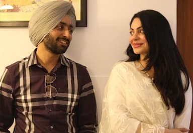 its-kali-jotta-time-for-neeru-bajwa-satinder-sartaaj-and-wamiqa-gabbi