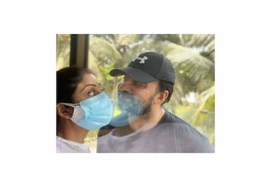 shilpa-shetty-was-in-tears-argued-with-raj-kundra-during-raid-at-home-in-pornography-case