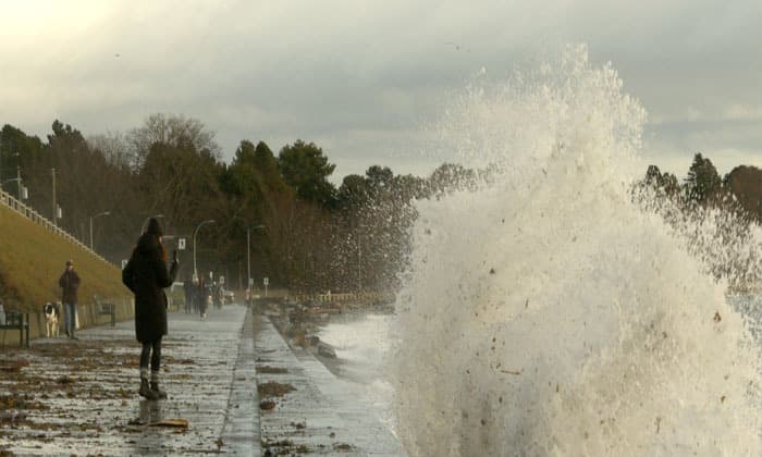 strong-winds-rain-turn-off-the-lights-as-weather-system-moves-to-southern-b-c