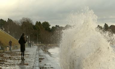 strong-winds-rain-turn-off-the-lights-as-weather-system-moves-to-southern-b-c
