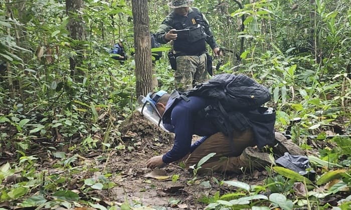 thai-and-cambodia-soldiers-fire-at-each-other-in-disputed-border-area