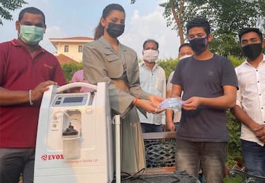 urvashi-rautela-donates-27-oxygen-concentrators-in-uttarakhand