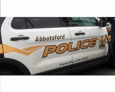 police-amazed-as-four-customers-thwart-armed-bank-robbery-in-abbotsford-b-c