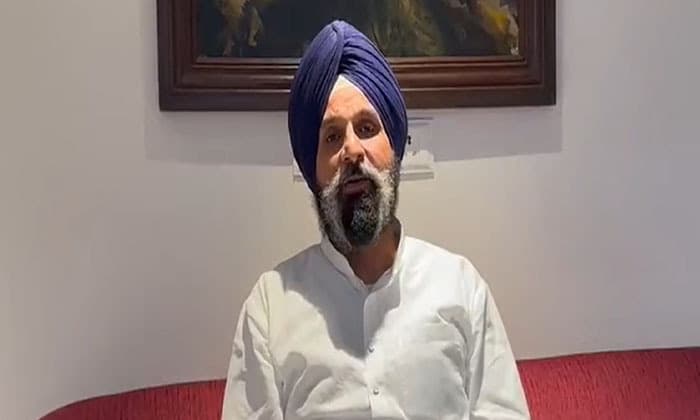 majithia-accuses-government-of-plotting-an-encounter