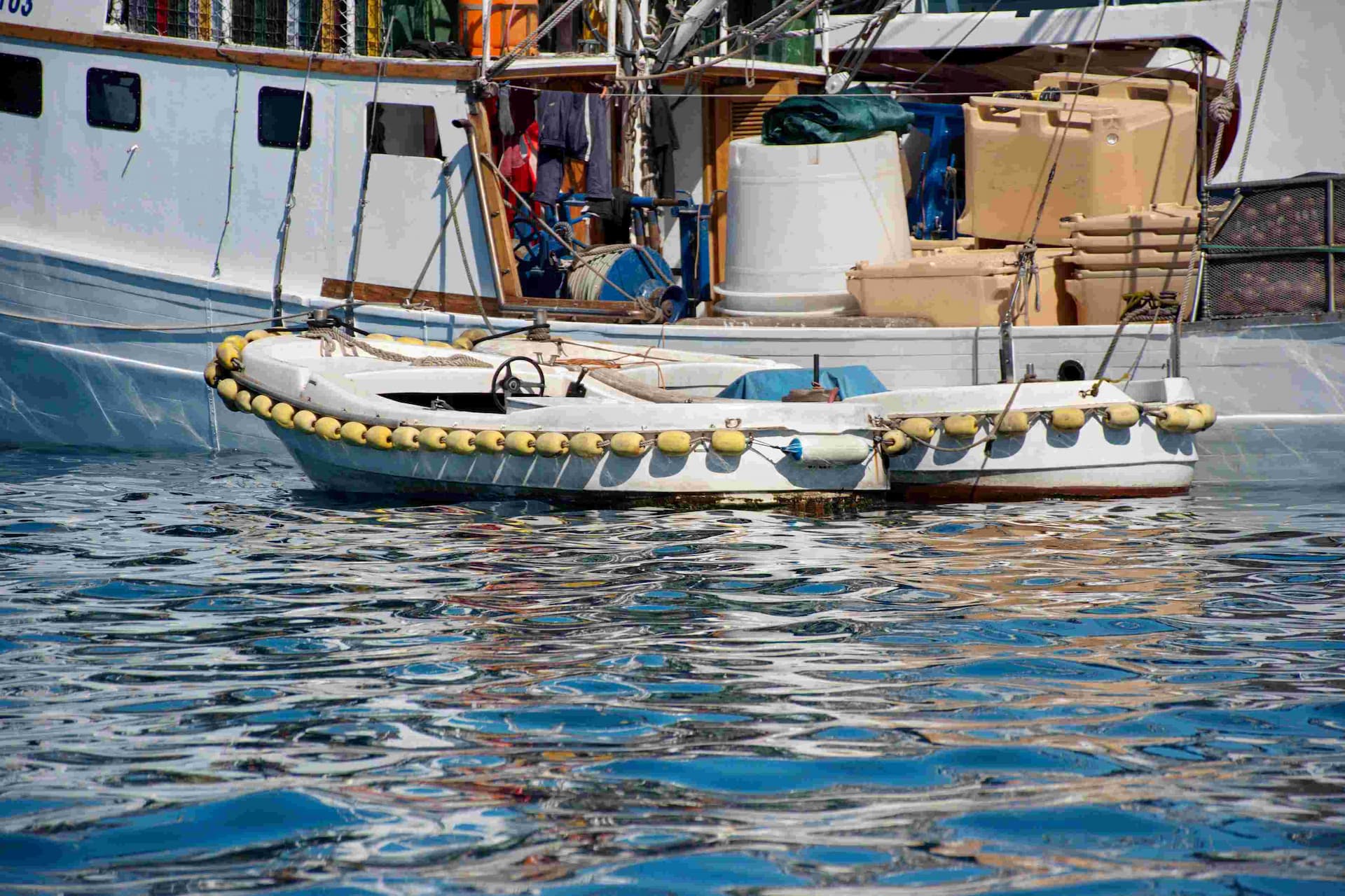 tourist-boats-capsize-in-sudden-storm-in-southwest-china-leaving-10-dead