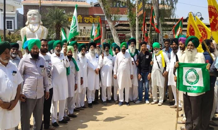 farmers-blew-effigies-of-bjp-in-punjab-and-haryana