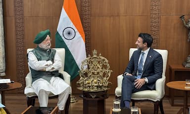 canadian-minister-maninder-sidhu-meets-indias-hardeep-puri-to-strengthen-trade-ties