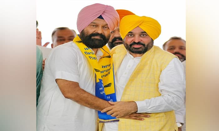 hardeep-singh-dimpy-dhillon-joined-the-aam-aadmi-party