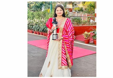 harshaali-malhotra-honoured-with-bharat-ratna-dr-ambedkar-award