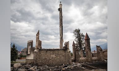 residents-set-to-enter-their-homes-for-the-first-time-in-fire-ravaged-jasper-townsite