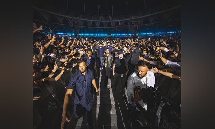 cheers-chaos-and-comebacks-karan-aujlas-tour-takes-a-turbulent-turn