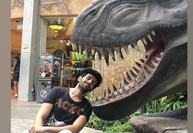 with-hilarious-throwback-picture-kartik-aaryan-urges-people-to-wear-masks