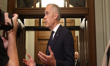Prime Minister Mark Carney huddles with cabinet in Toronto ahead of fall sitting