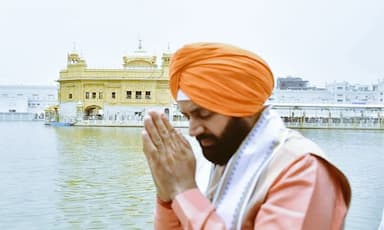 haryana-chief-minister-naib-saini-paid-obeisance-at-sri-harmandir-sahib-sachkhand-on-his-punjab-visit-today