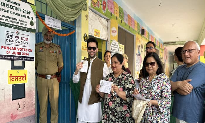 raghav-chadha-cast-his-vote-as-soon-as-the-voting-started-for-the-last-phase
