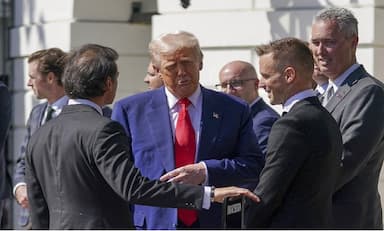 trumps-partial-tariff-pullback-doesnt-affect-duties-on-canadian-imports