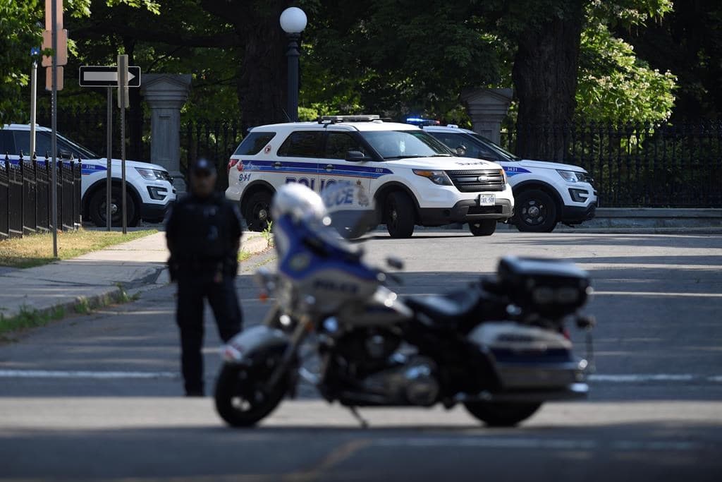 governor-general-thanks-rcmp-for-the-arrest-of-armed-man